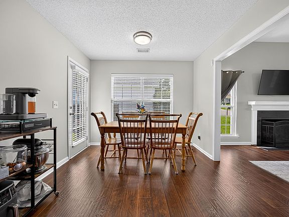 5th image of 233 Stagone Ln