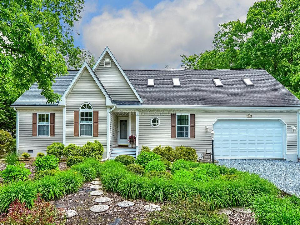 1st image of 104 S Newport Way
