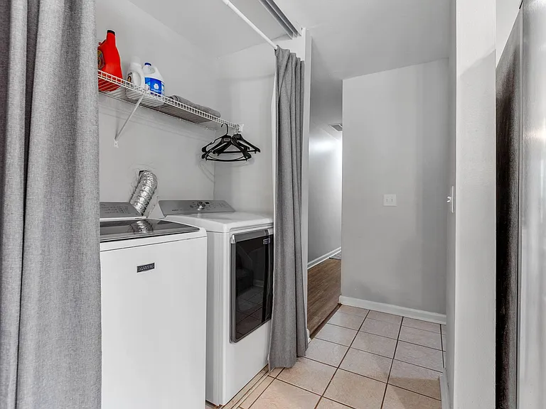 1235 N. Bronough Street — Photo 20