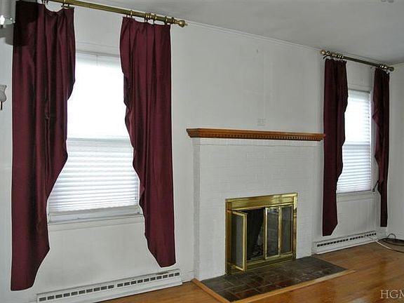 3rd image of 69 Curtis Ln