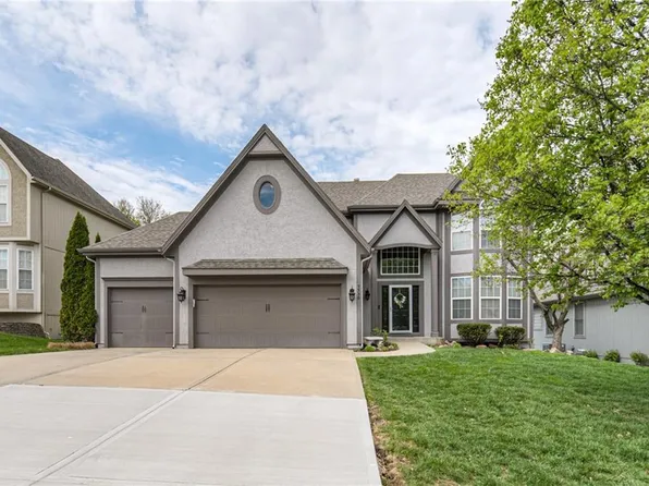 7330 Charles St, Shawnee, KS 66216