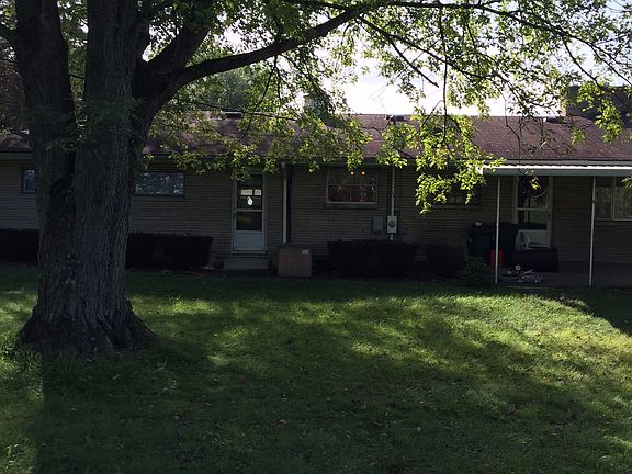2nd image of 46421 Crabapple Rd