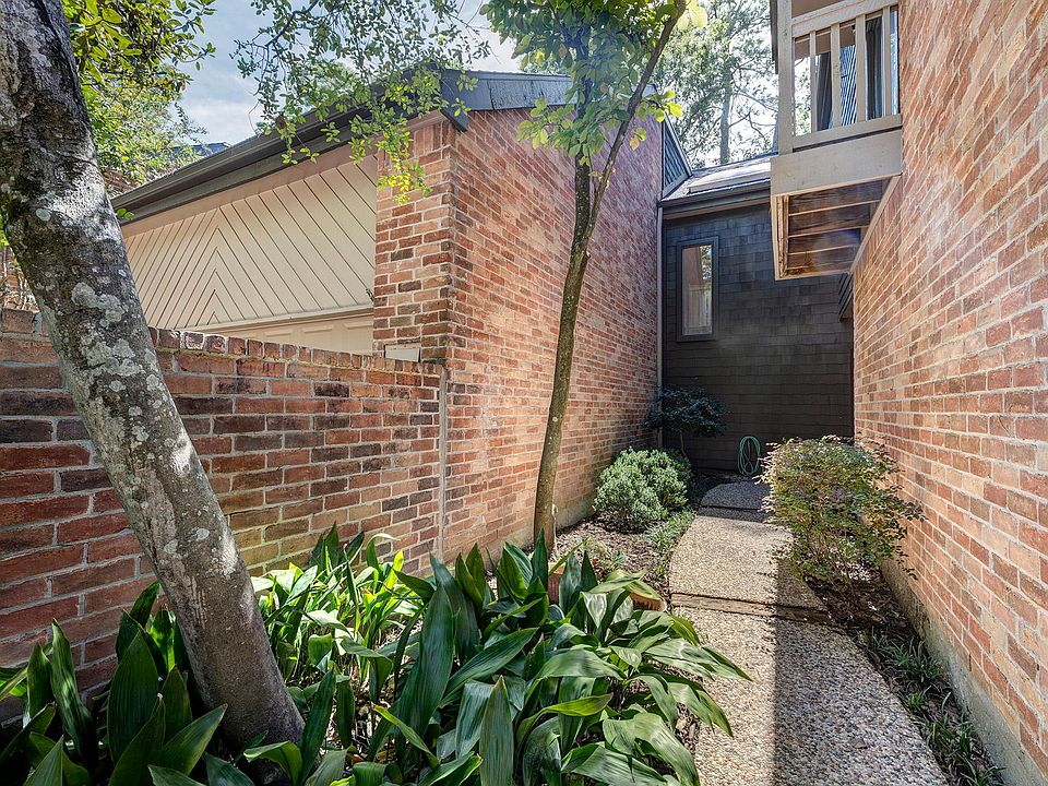 1st image of 250 Sugarberry Cir