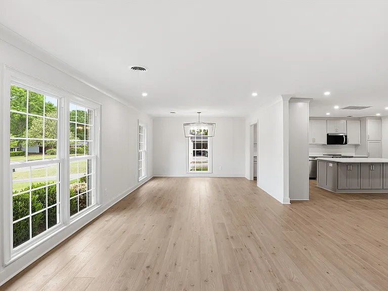 300 Kimberly Dr — Photo 4