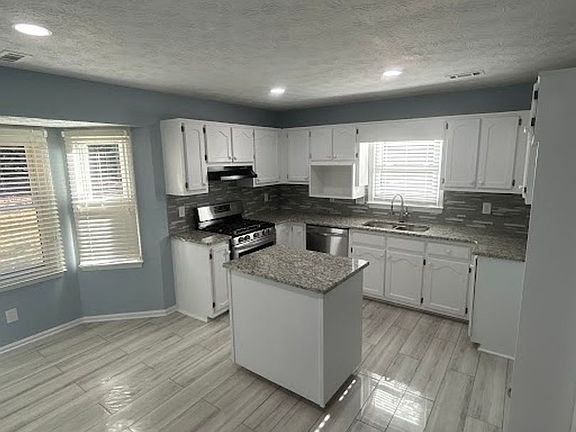 4th image of 209 Windgate Ct