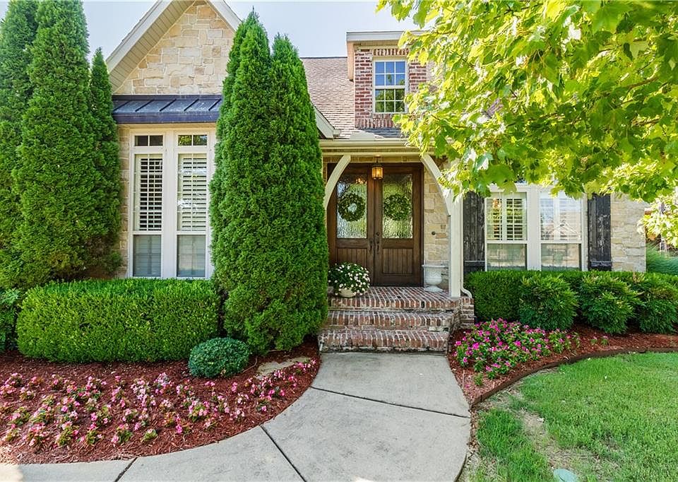 1st image of 4302 W Willowbend Dr