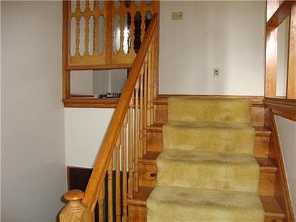 3rd image of 8 Centennial Dr
