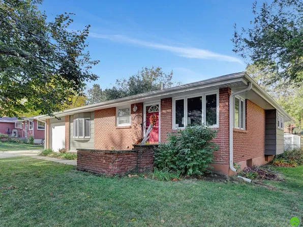 621 Wedgewood Dr, Lincoln, NE 68510