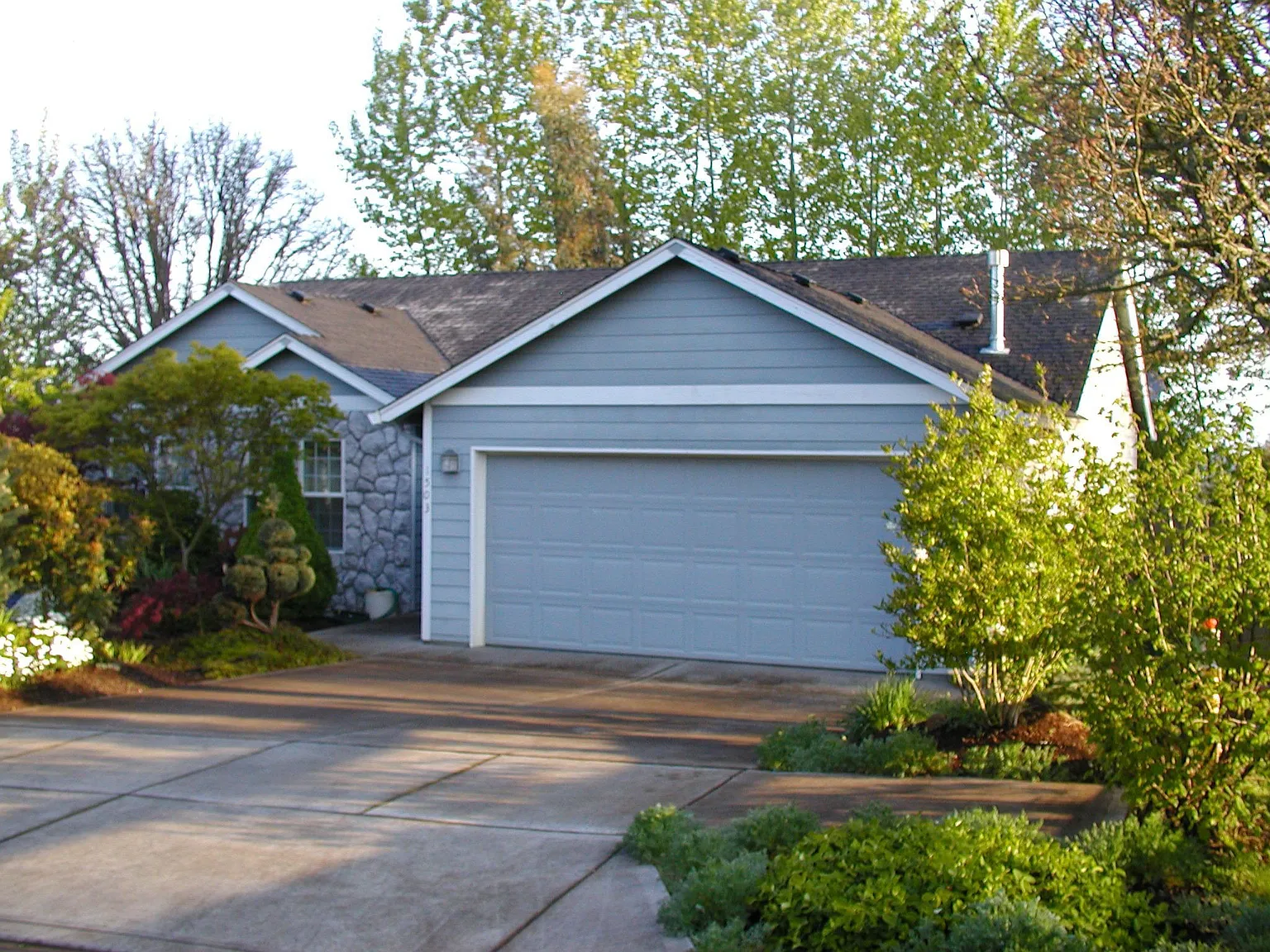 1503 Crestview Dr photo 1