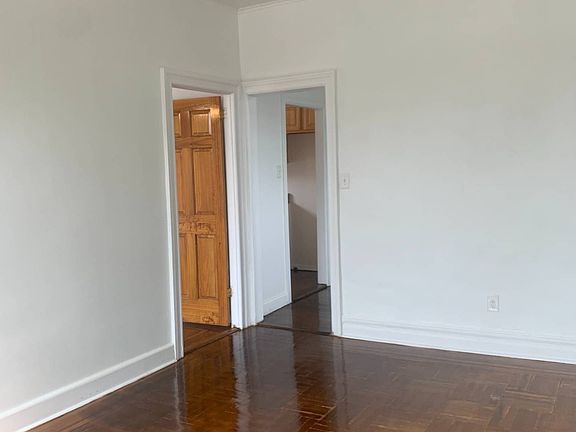 2nd image of 1423 Noble Ave APT 5