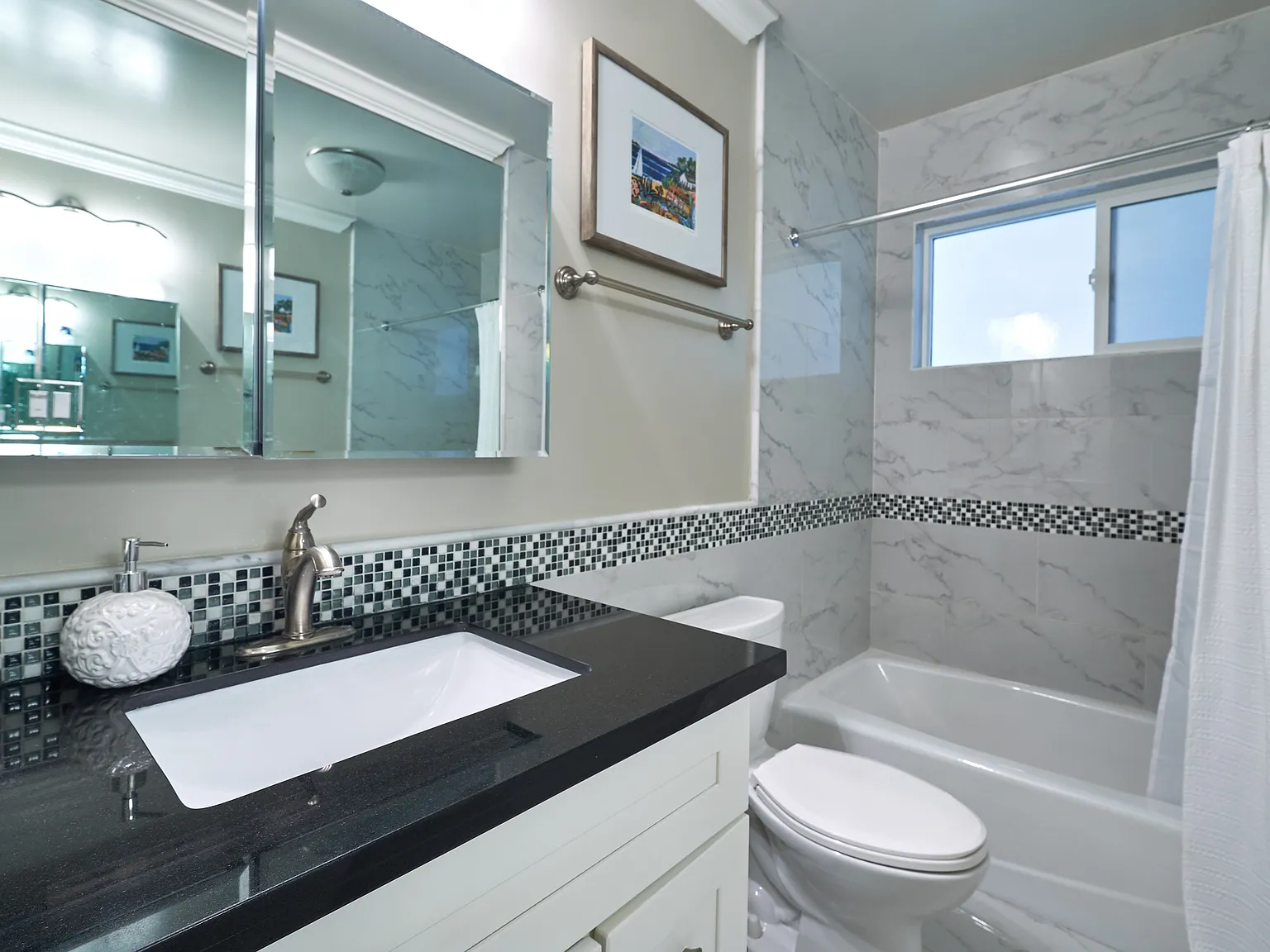 Aqua Terra Apartments — Photo 2
