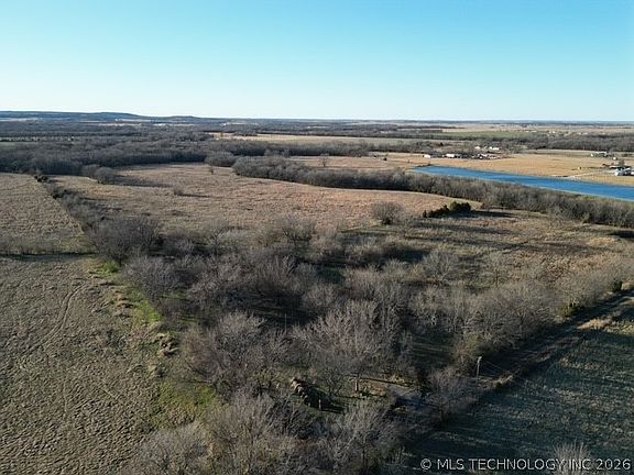 3rd image of 100 S 1010th Rd