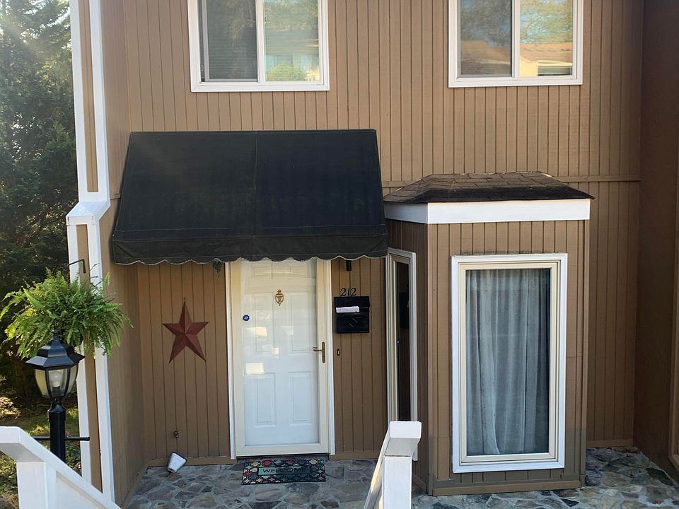 1st image of 5 Euclid Ave APT 212