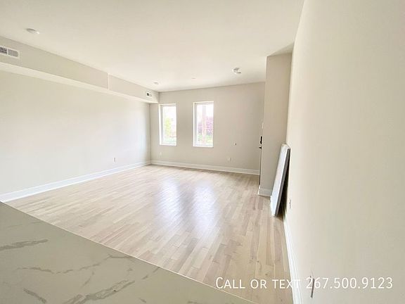 3rd image of 1518 N 8th St #3