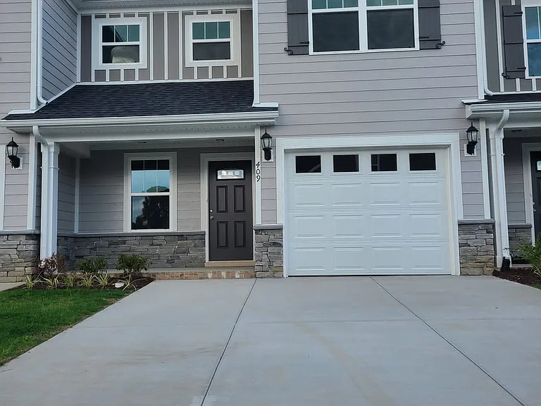409 Tristan Way — Photo 1