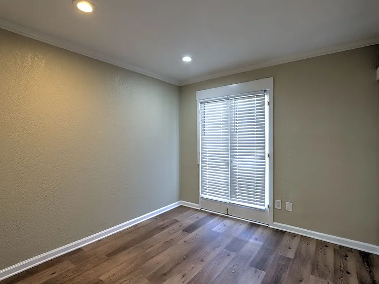 811 E Chapman Ave — Photo 7