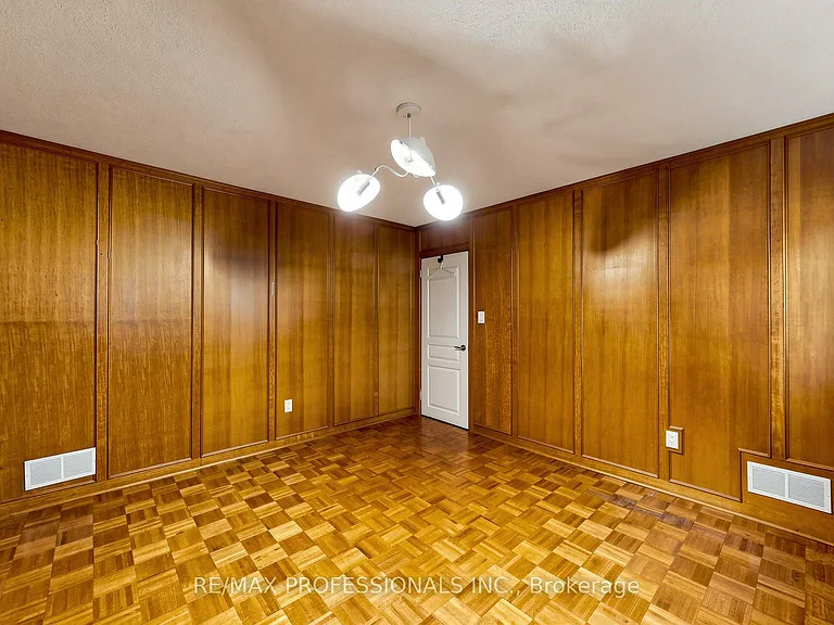 26 Abilene Dr — Photo 37