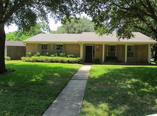 9423 Meadowglen Ln, Houston, TX 77063