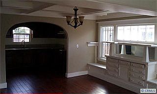 3rd image of 920 W 75th St