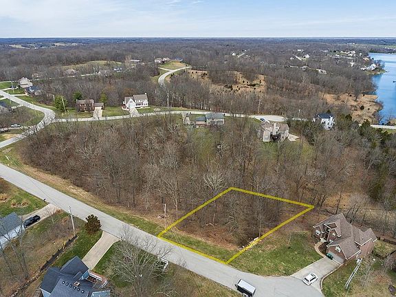3rd image of 104 Whistler Ct