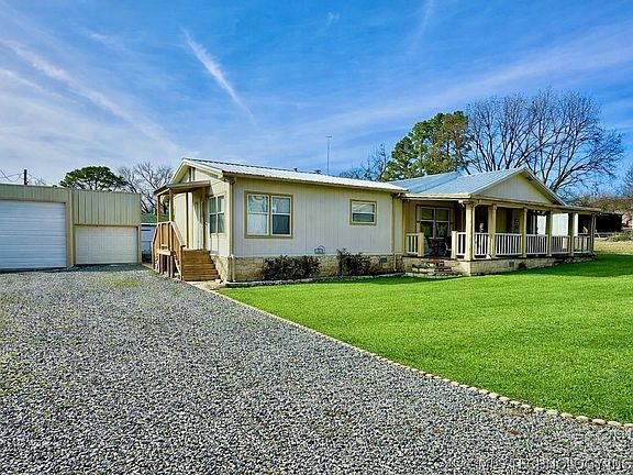 2nd image of 3943 Surf Rd
