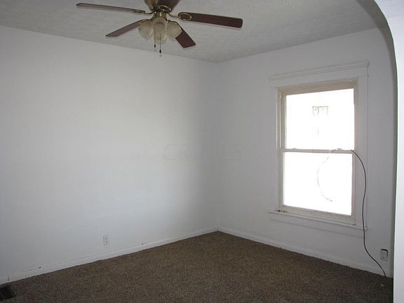 4th image of 547 Wehrle Ave