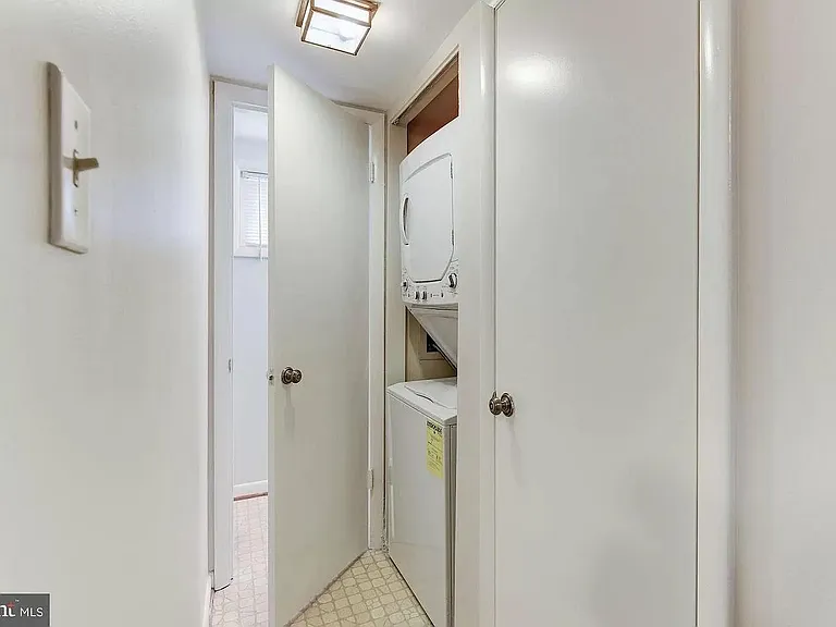1121 N Taylor St #A — Photo 13