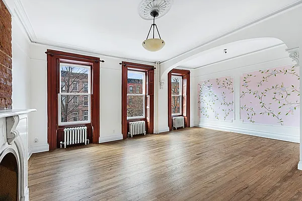 Rented by Compass | media 25