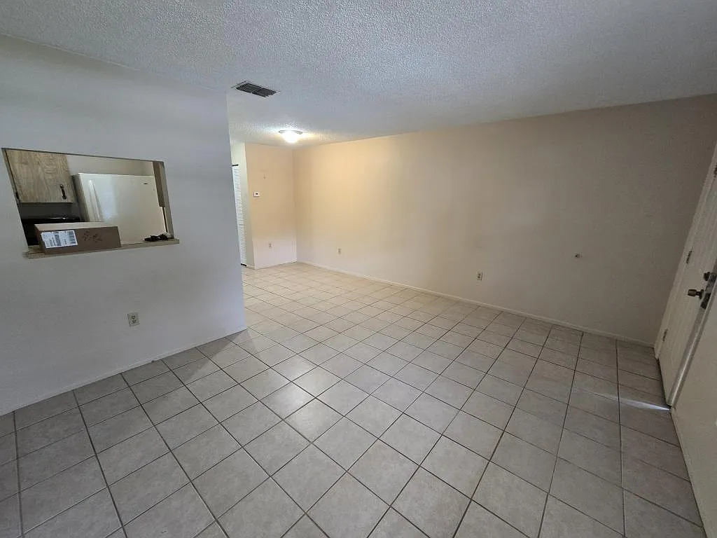 289-B Jeru Blvd — Photo 3