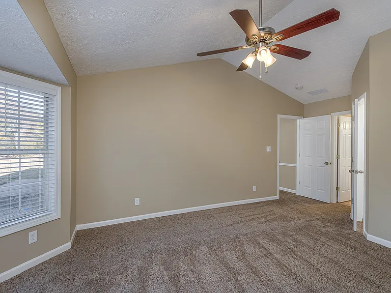 35 Oak Ridge Ct — Photo 12