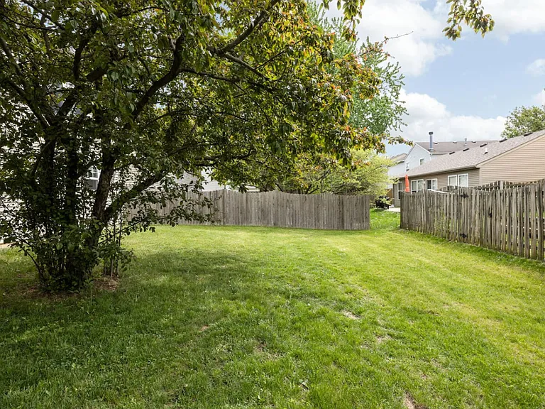 Fairmont Ln — Photo 41