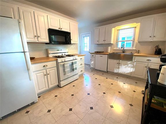 4th image of 235 Maryland Ave