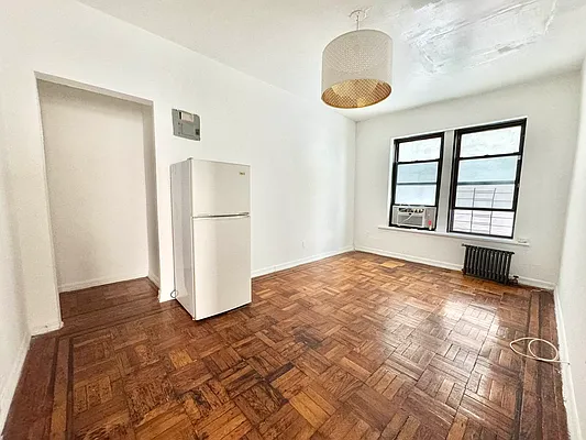 Rented by Pear NYC LLC | media 6