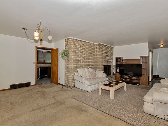 4th image of 1625 Elizabeth Ave