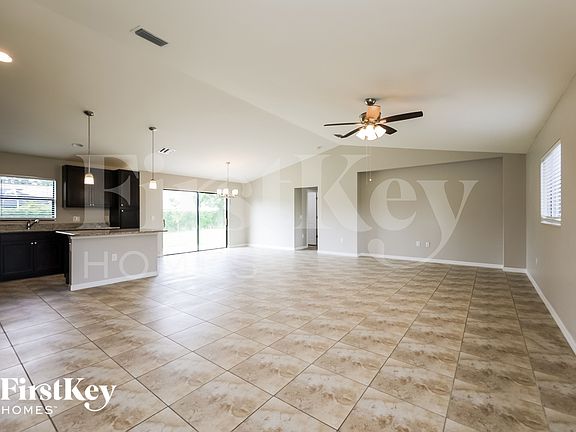 4th image of 209 SW 21st Ter