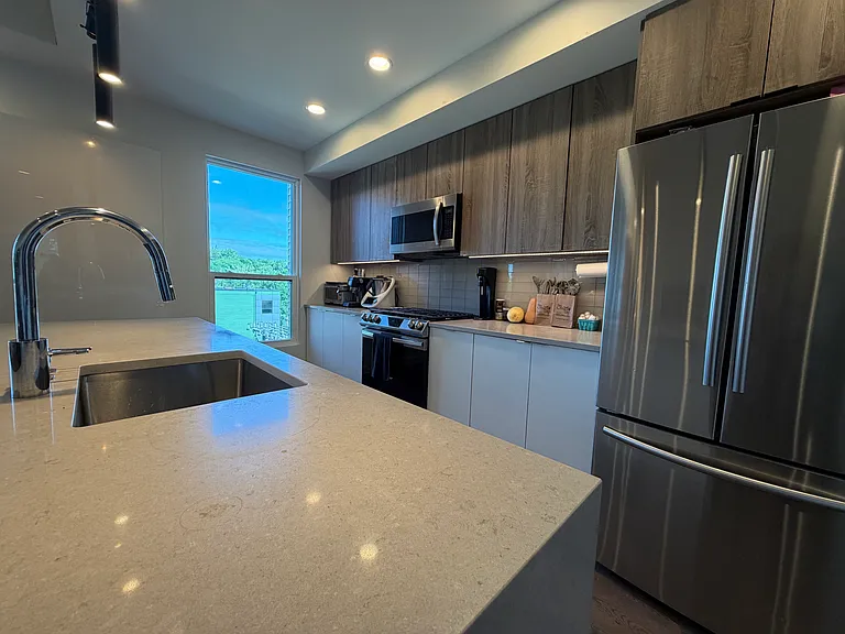 131 Hyde Park Ave #B — Photo 4