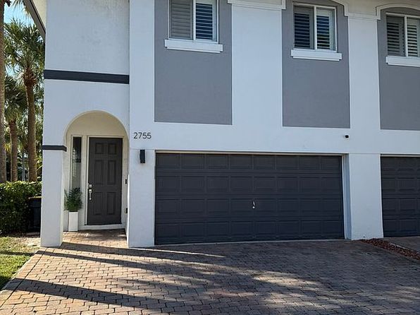 2755 Treasure Cove Cir