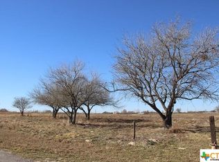 1 Kothmann Rd, La Vernia, TX 78121