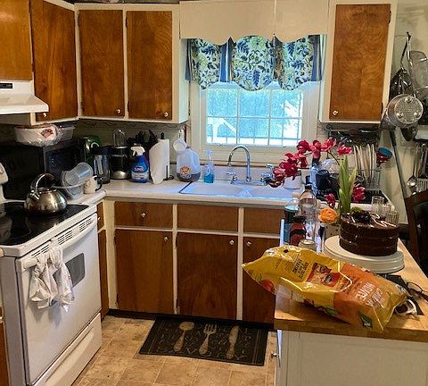 2nd image of 925 Ponderosa Dr