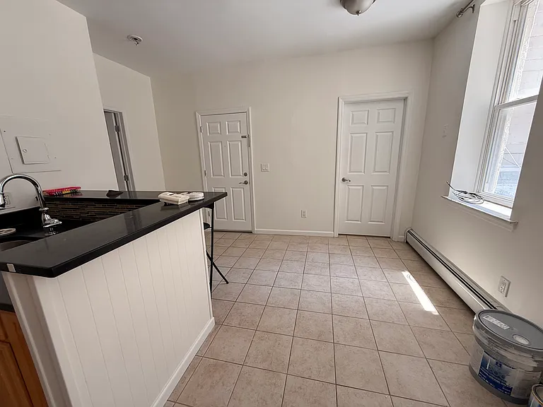 41 Montgomery St #2 — Photo 4