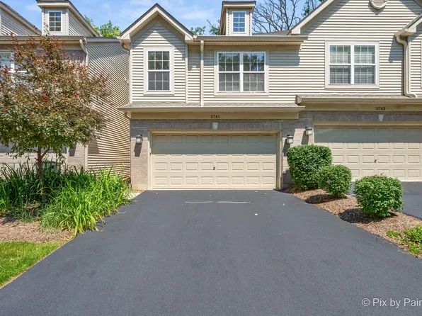 2741 Cobblestone Dr #2741, Crystal Lake, IL 60012