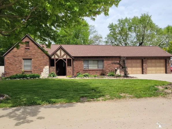 5940 Elmwood St, Monroe, MI 48161