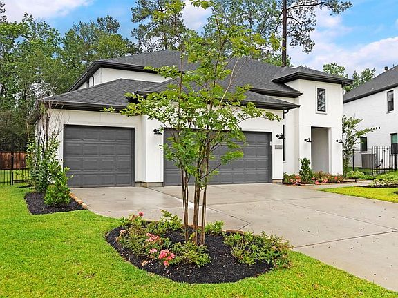 2nd image of 32 Mariposa Woods Dr