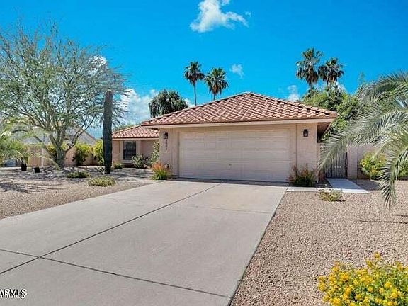 2nd image of 5801 E Paradise Ln