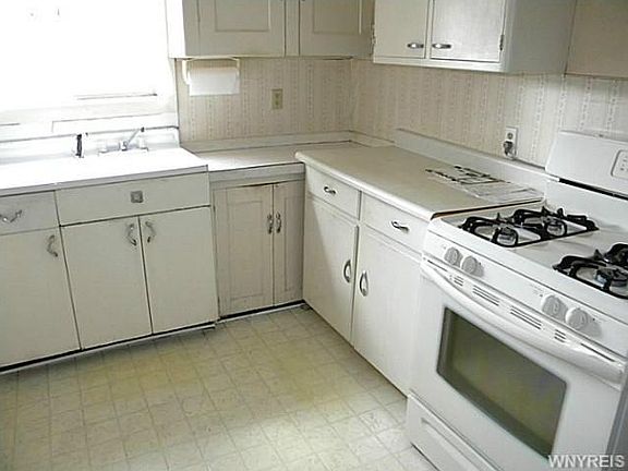 2nd image of 1601 Avenue B