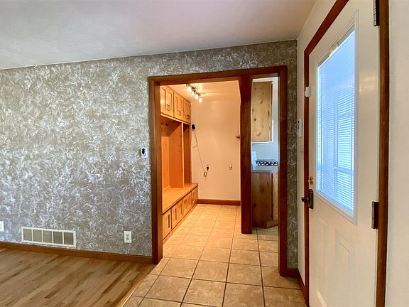 5th image of 3428 W Fremont St