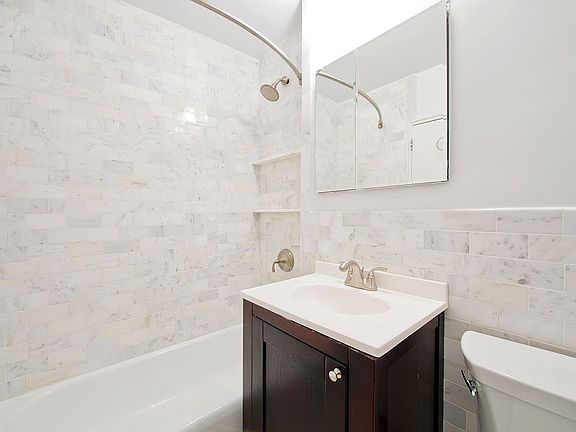 4th image of 5900 Arlington Ave APT 3O
