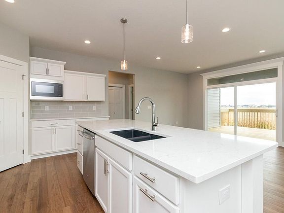 4th image of 818 Kendall Dr SW