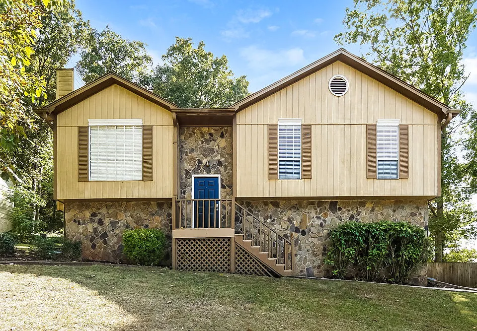 1805 Forest Dr