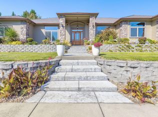 100 NW Fall Run Dr, Grants Pass, OR 97526